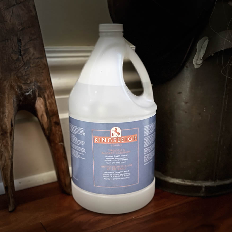 Trough and Bucket Cleaner with Spray