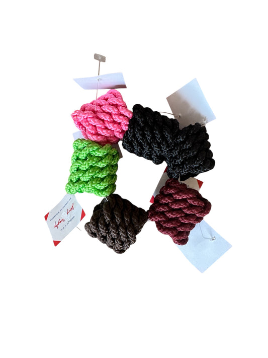 Deluxe Horn Knot